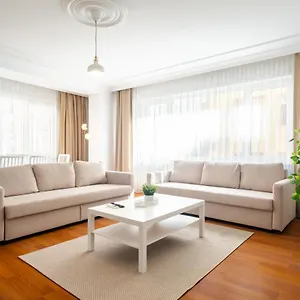 Centrally Located Sleek And Modern Flat In Sisli شقة